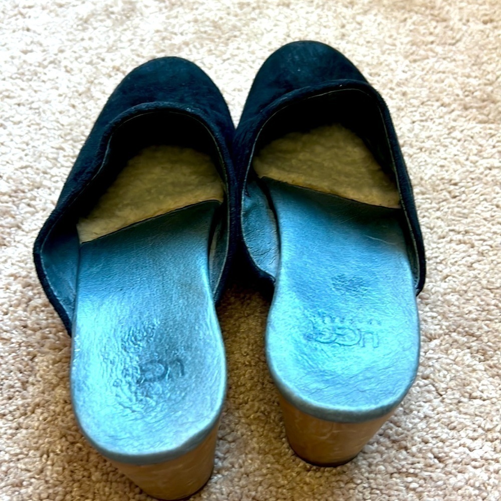 Black Leather Ugg Shearling Clogs - image 7